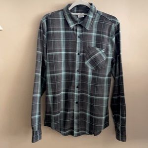 DC Plaid Long Sleeve Button Up Sz Medium
